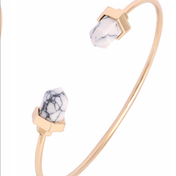 Bondhu Jewelry - 🆕White Howlite Bullet Bracelet 18K Gold